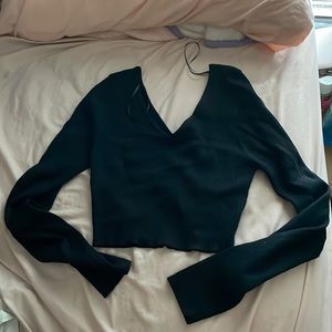 Cropped black top